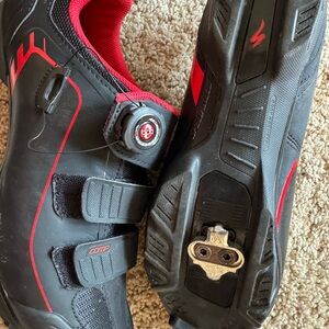 Cycling Shoes Black & Red. excellent quality